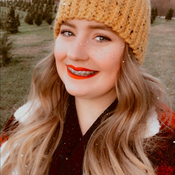 WELCOME TO MY CLOSET! - Picture 7 of 7